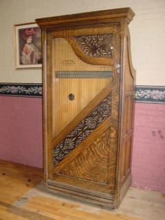 The Wurlitzer Automatic Harp chat Charles Bovey aquired with the Wurlitzer DX from the File Mile Inn in 1959